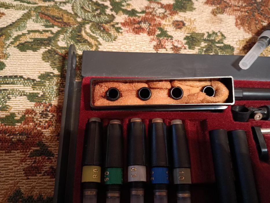 Бои за рисуване и гумички -6евро