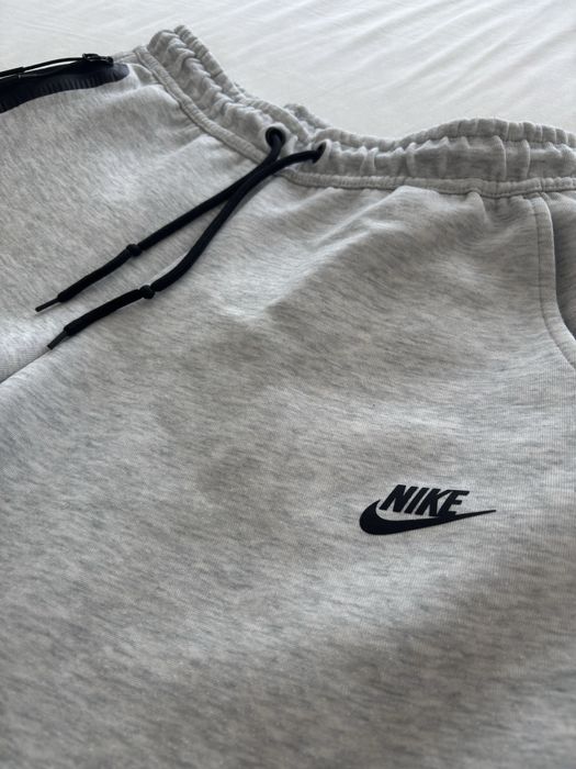 Сиви Nike Tech Fleece Къси Панталони