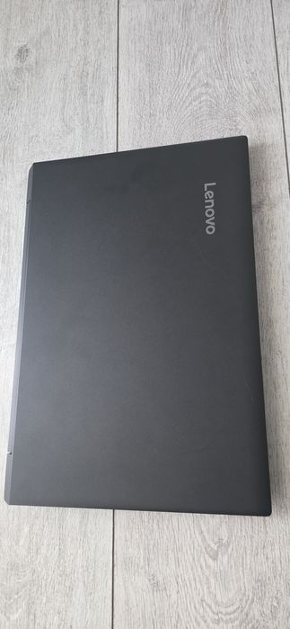 Laptop Lenovo arata ca nou