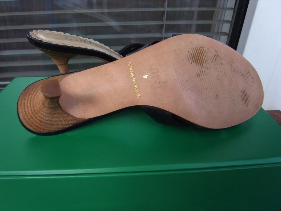 Продавам елегантни дамска чехли на ток, черни, марка Faith номер 36/3