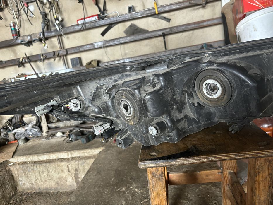 Фары на Toyota Highlander 2016 г. оригинал