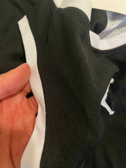 Maioul Jordan negru, nou, cu etichete, mărimea L