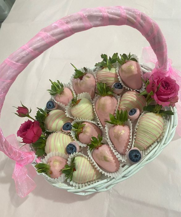 Клубника в шоколаде Банан в шоколаде