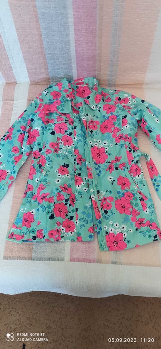 Стильный модный плащ на девочку