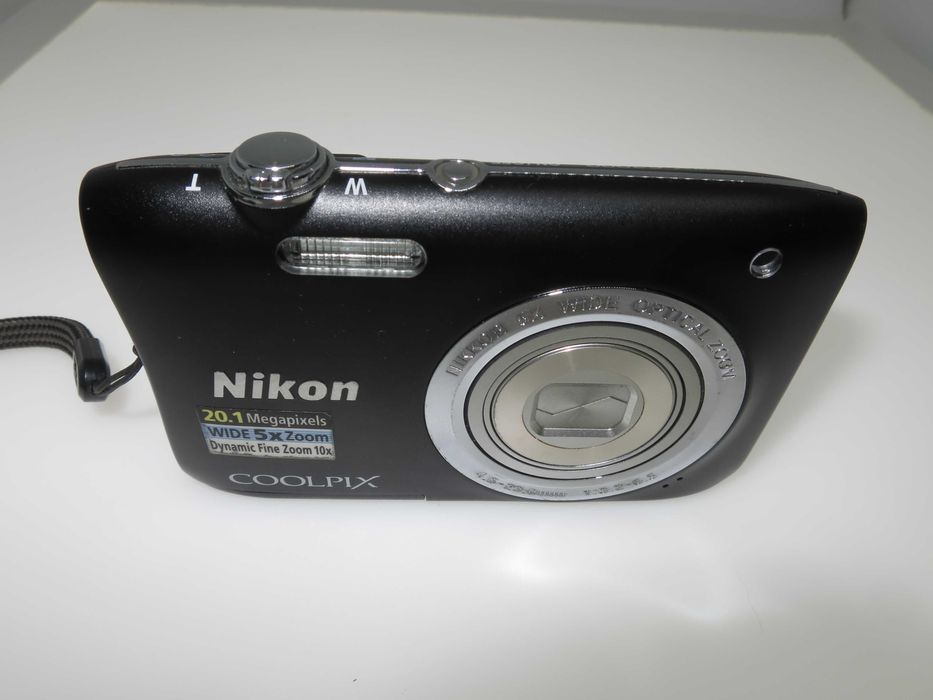 Nikon Coolpix S2900 ултра компактен фотоапарат камера 20 мегапискела