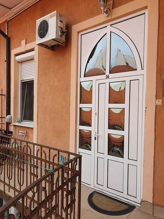 Dau în  chirie apartament 3 camere ultracentral