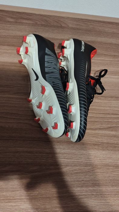 140 lei. Ghete de fotbal pt gazon natural