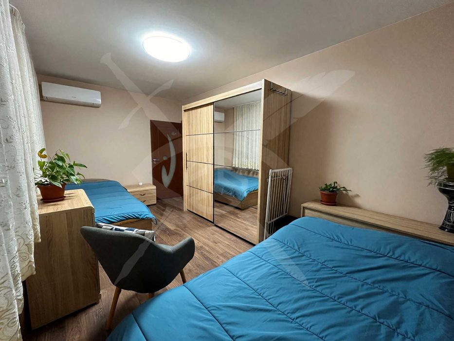 Продава се Тристаен апартамент в Пловдив, Тракия - 86 кв.м за 1919 €/кв.м - Снимка #2