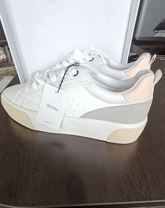 Сникърси Bershka 40 номер