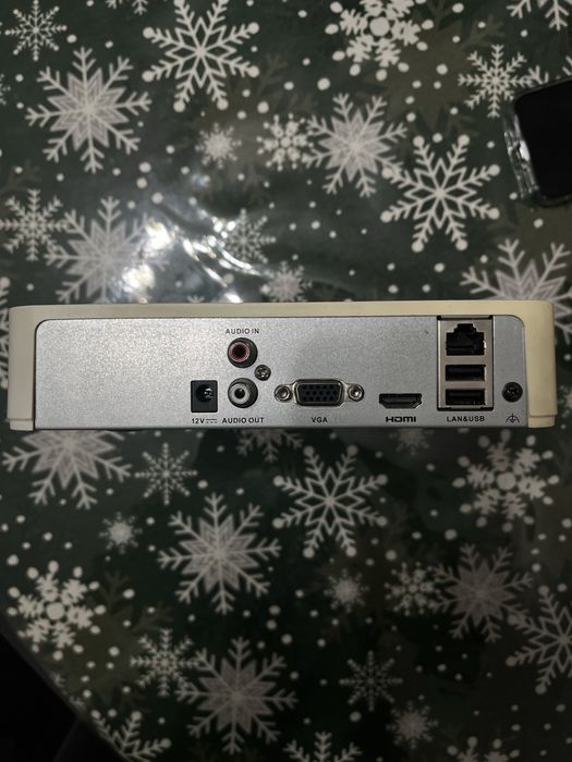 Видеорегистратор HIKVISION ( DS-7108NI-E1 )