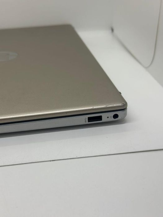 Laptop HP 15-fc0031nq, AMD Ryzen 3 7320U, 15.6", 8 GB, 256 GB SSD -A-