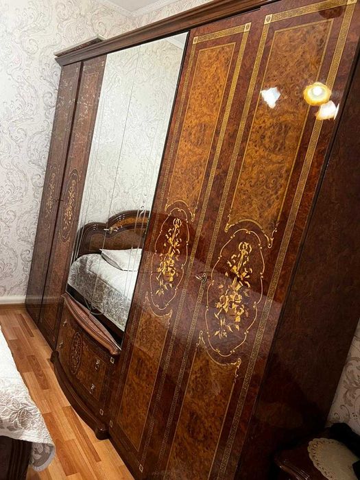 Срочно продам мебель спальню