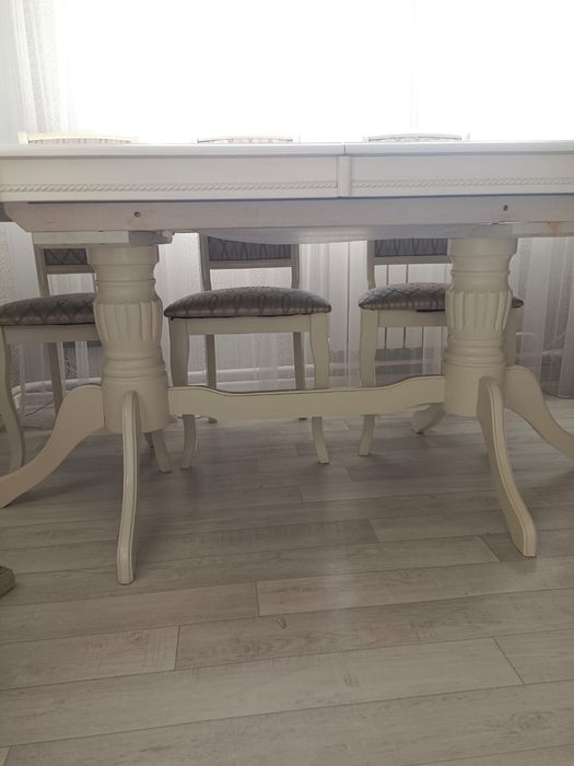 Стол с 6 стульями