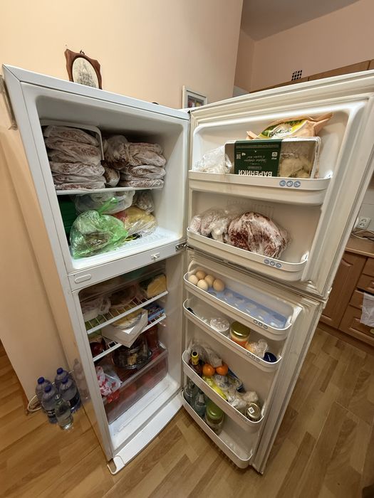 Холодильник LG в хорошем состоянии