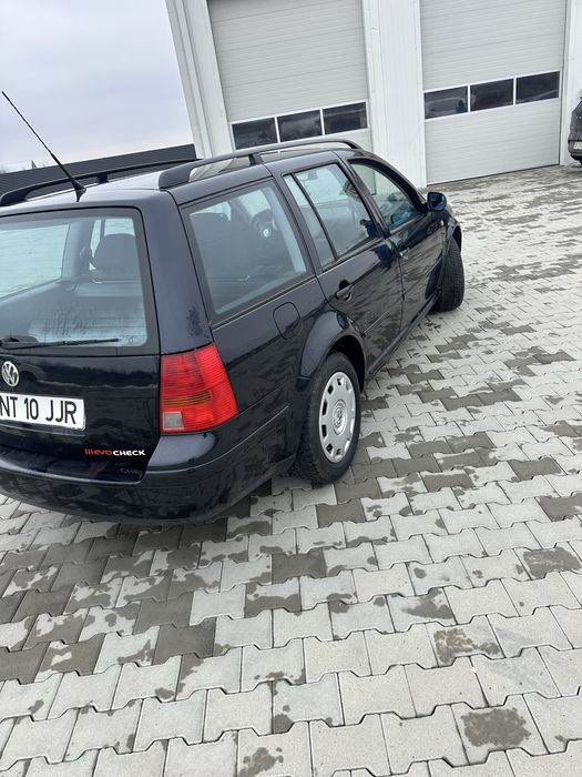 Vand golf 4 motor 1’4 bezina acte valabile un an 2001