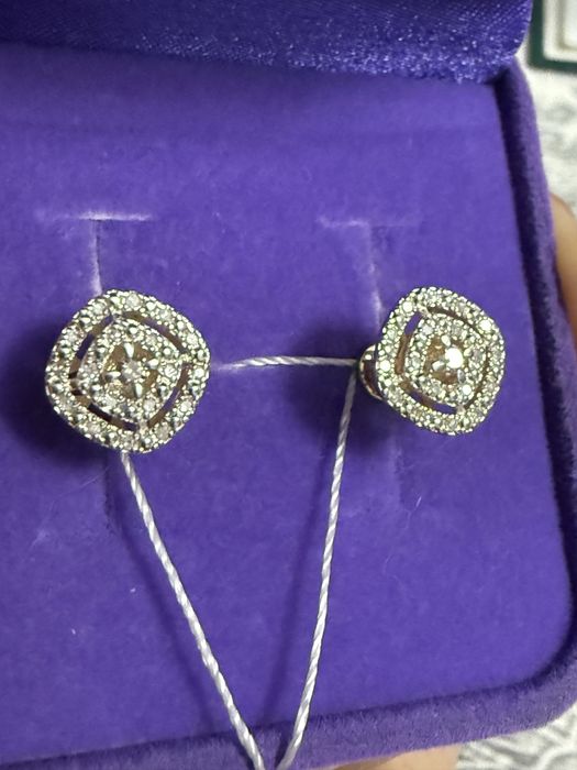 Бриллиантовые пусеты новые