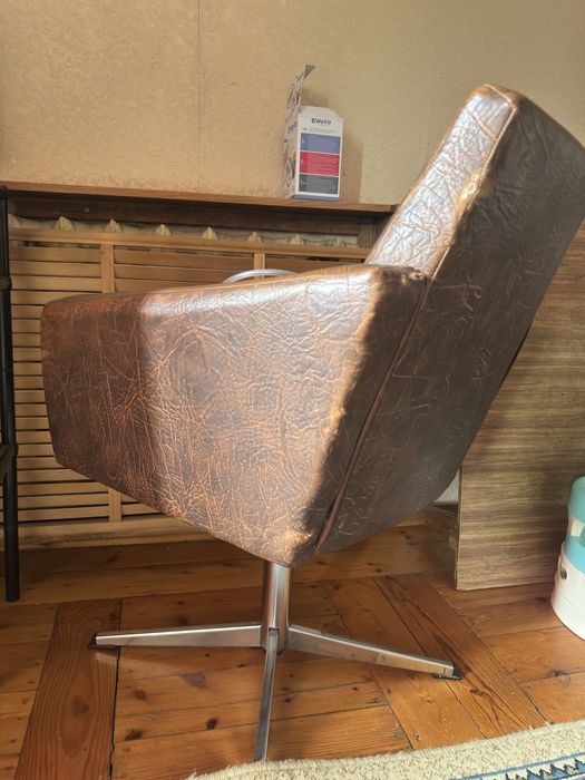 Продам б.у мебель из дерева