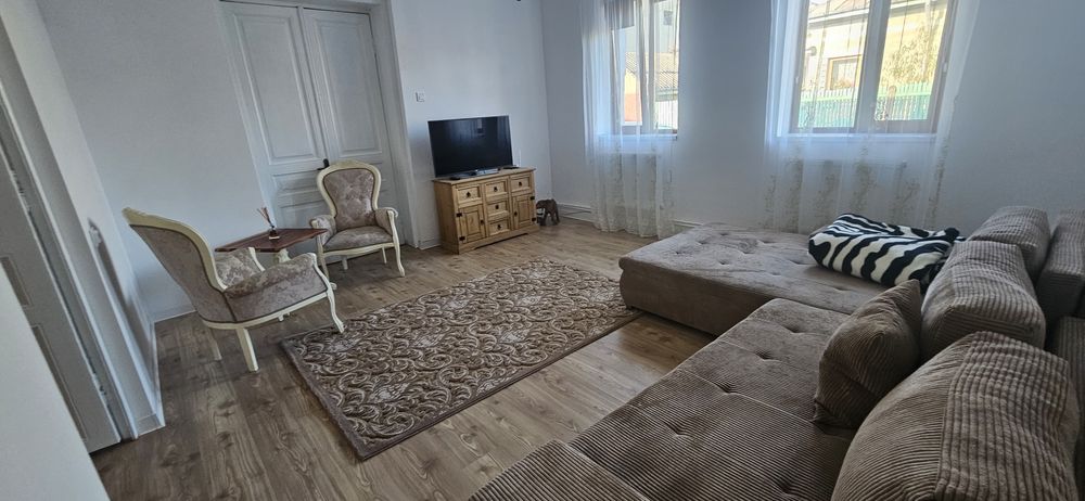 De inchiriat casa la pret de apartament!