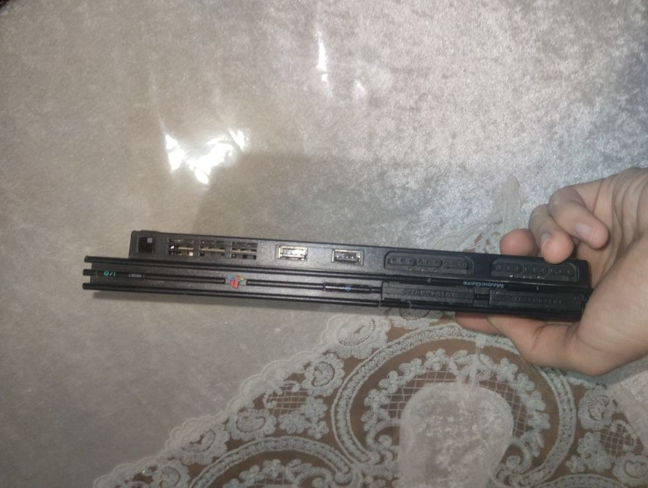 Playstation 2 slim Sotiladi