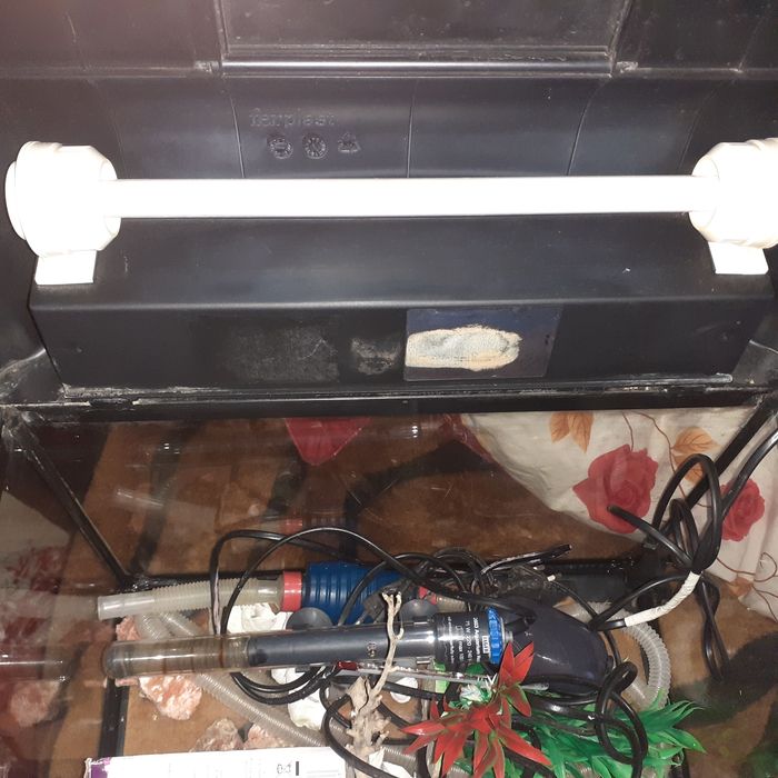 Vând acvariu  de 20 litri