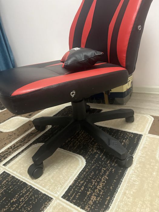 Игровое кресло черный