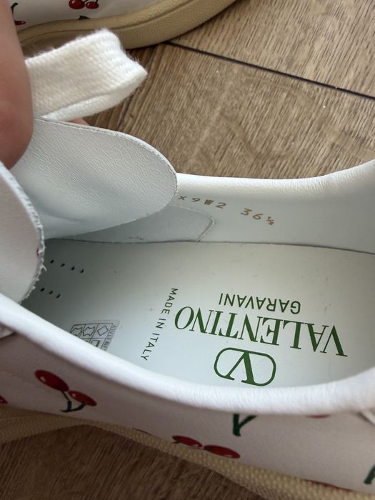 Маратонки Valentino Garavani 36.5