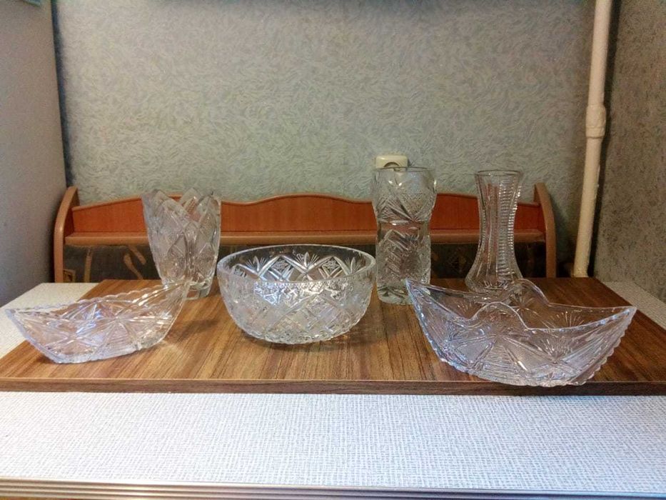 Вазы керамические и хрустальные