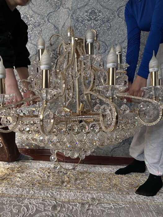 Продаются люстры