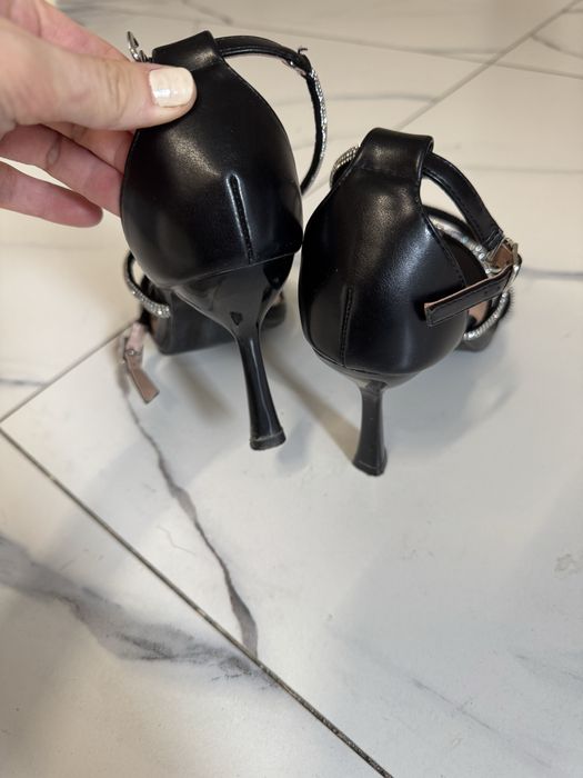 Босоножки 37 размера