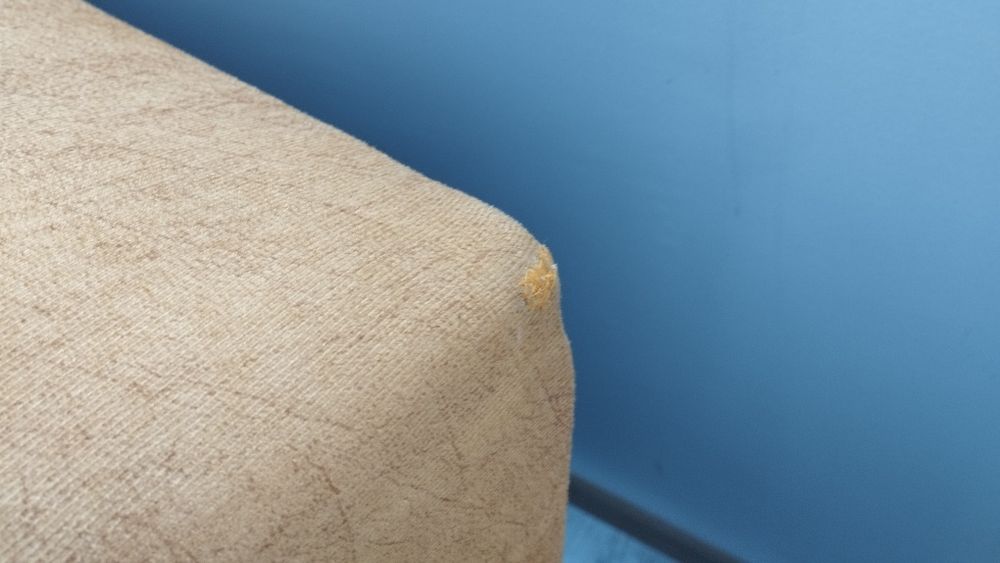 Продавам диван тройка масив и единично легло с качествен матрак,