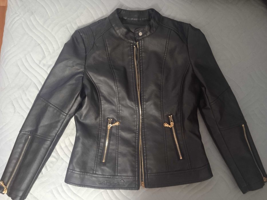 Коженная куртка.