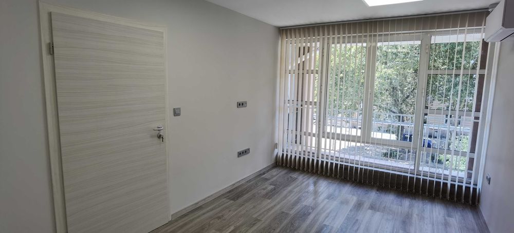 Дава се под наем Офис в Пловдив, Център - 130 кв.м за 1581 € - Снимка #8