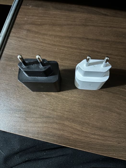 Incarcatoare Adaptoare Priza Apple, Samsung Duo si Simplu Noi!