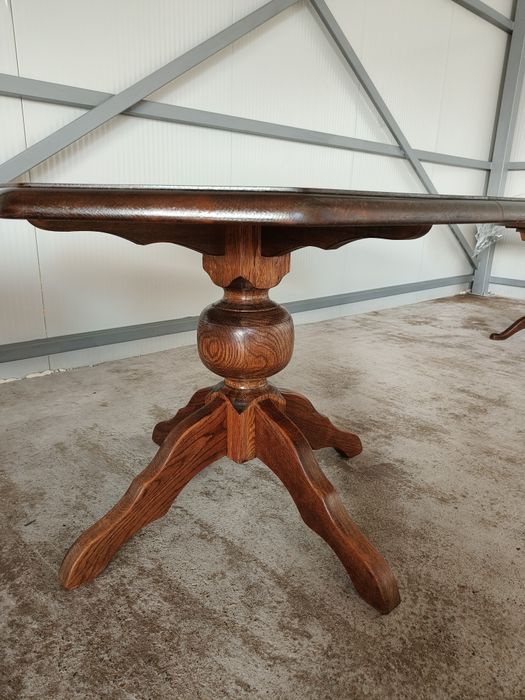 Дъбова трапезна маса