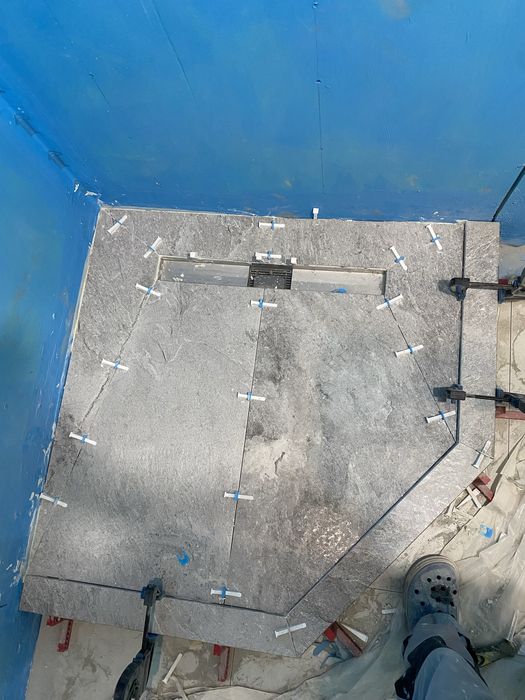 Кафельщик, укладка плитки