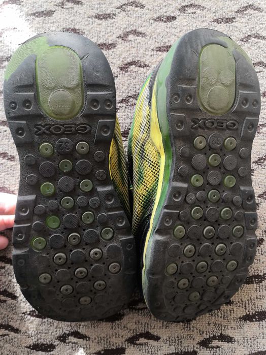 Дишащи, светещи обувки Геокс 32