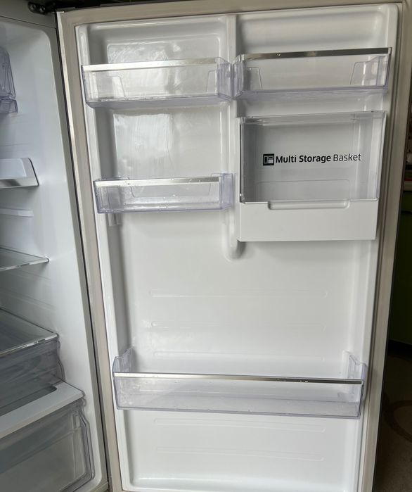 Холодильник Samsung