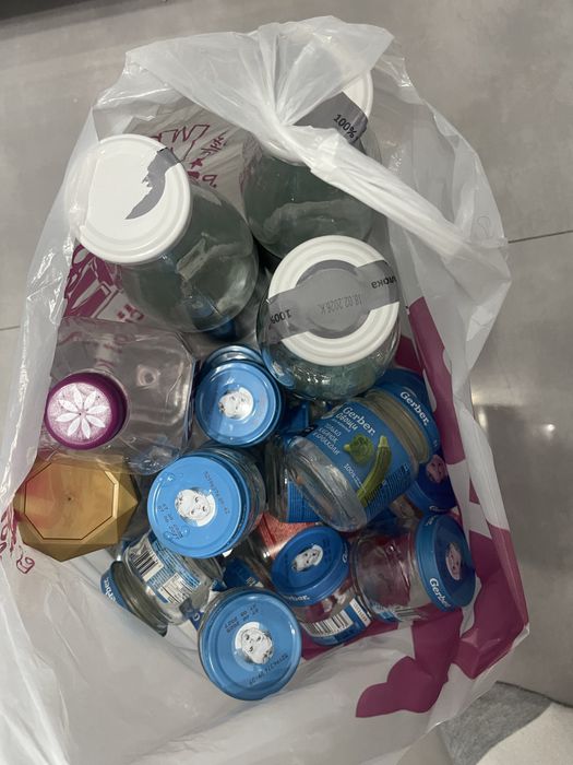 Отдам бесплатно много баночек