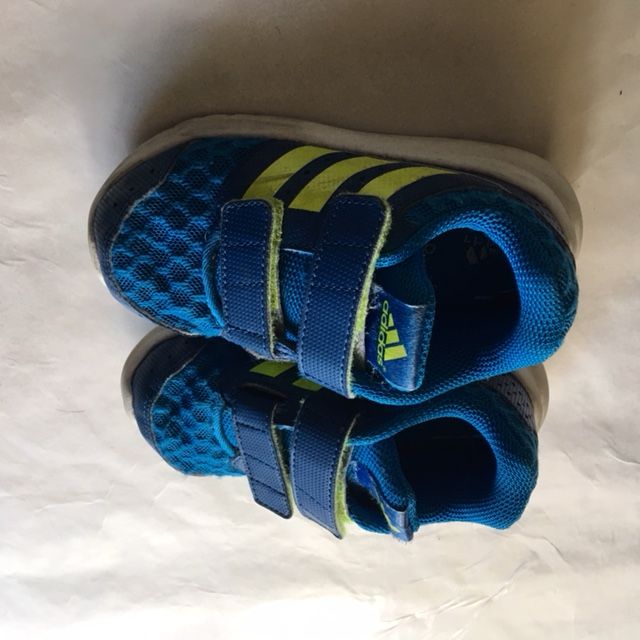 Детски спортни обувки Адидас 23 номер добро състояние