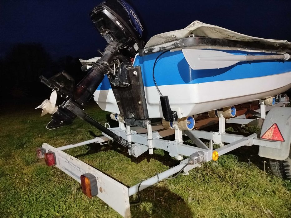 Продавам лодка renalt