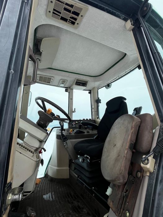 Tractor John Deere 6210 cu încărcător frontal