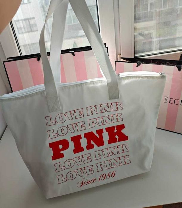 Victoria's Secret оригинални кардхолдъри/портмонета/ несесери/чанти