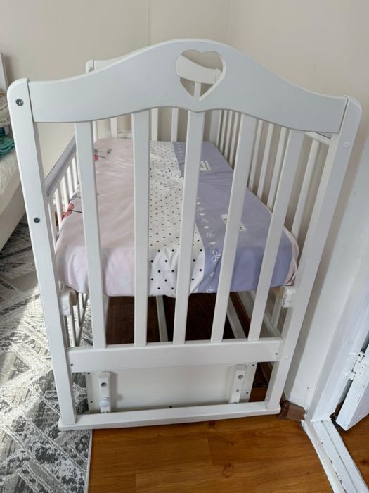 Продам детскую кроватку-манеж