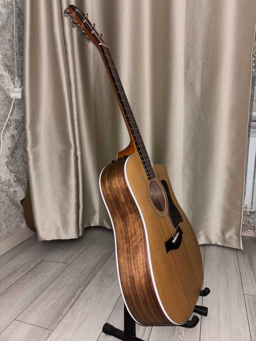 Электроакустическая гитара Taylor 210ce