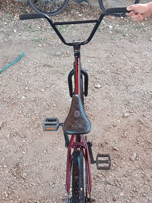 Велосипед BMX в хорошем состоянии
