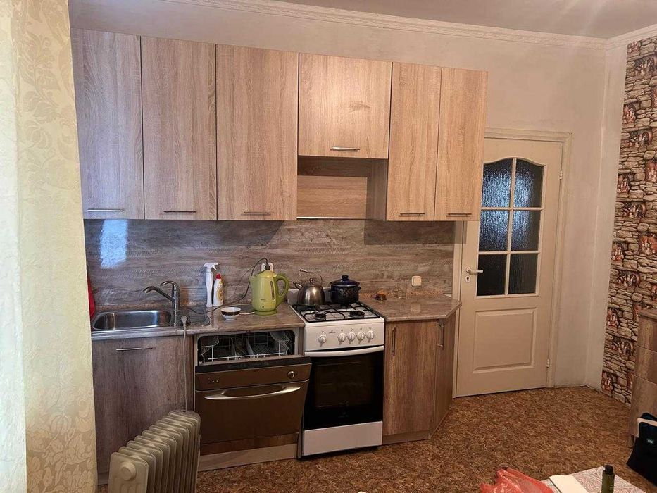 Жилой дом с ангаром