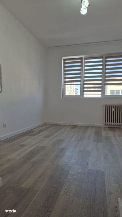 Zona Jumbo Etaj Intermediar 21Mp - Mai multe