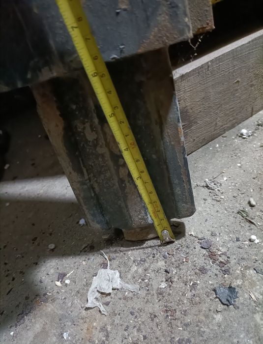 Stâlp pentru benă cu obloane pe mijloc centru, accept schimb