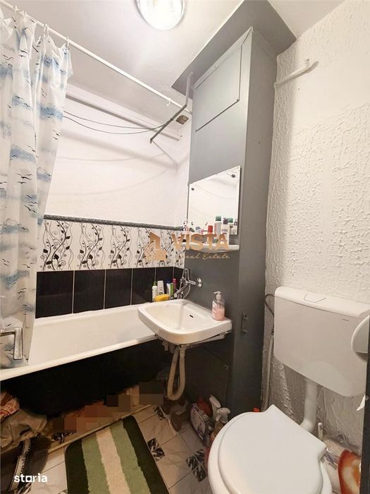 Garsoniera etaj 24 , centrala proprie, Tractorul, Brasov