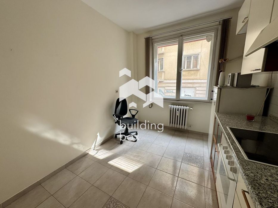 Офис в София-Център площ 55 цена 550